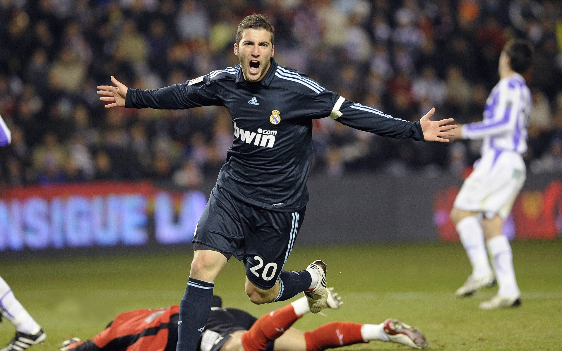 尼日利亚年轻球员崭露头角，尼日利亚年轻球员崭露头角图片